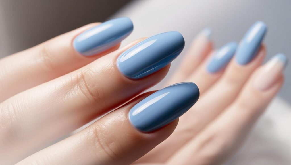 manicura primavera 2025, manicura color azul cielo